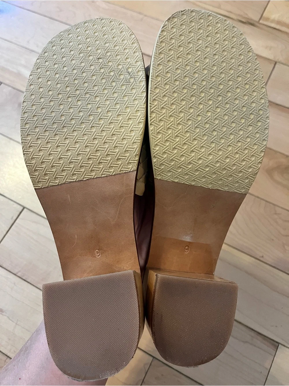 Liberté Santorini Woven Mule Heeled Sandals in Cream Leather Wood size 9